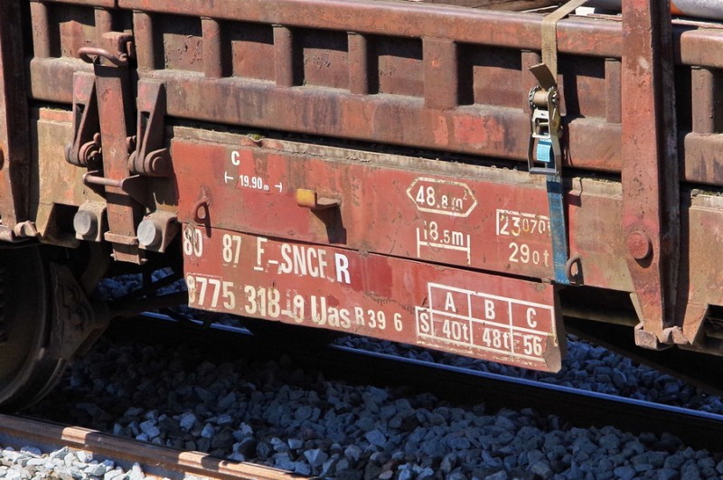 80 87 977 5 318-9 Uas R39 6 F-SNCFR (2018-04-19 Eppeville) (2).jpg