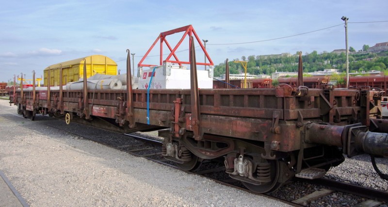 80 87 977 5 318-9 Uas R39 6 F-SNCFR (2018-04-24 Laon) (3).jpg