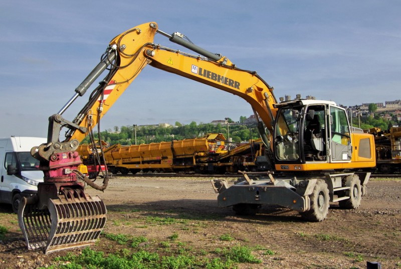 Liebherr A 920 (2018-04-24 Laon) (M loc 15152 (1).jpg (208.26 Kio) Vu 3021 fois Liebherr A 920 (2018-04-24 Laon) (M loc 15152 (1).jpg