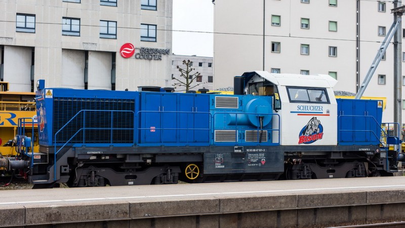 92 85 88 47 101-3 (2015-11-01 gare de Nyon CH) ''Bison'' Scheuchzer.jpg