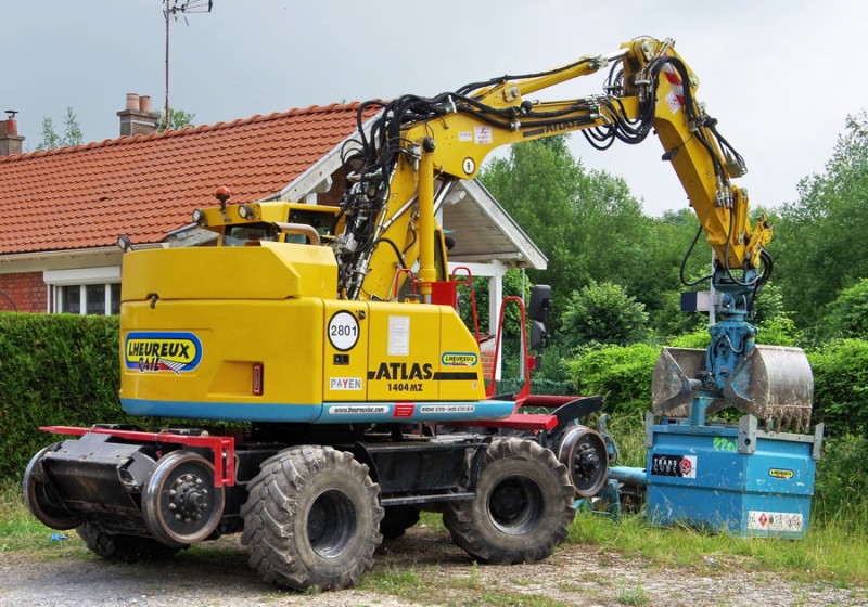 ATLAS 1404 KZW (2018-06-06 Vilers-Bretonneux) L'Heureux Rail 2801 (3).jpg (243.32 Kio) Vu 5500 fois ATLAS 1404 KZW (2018-06-06 Vilers-Bretonneux) L'Heureux Rail 2801 (3).jpg