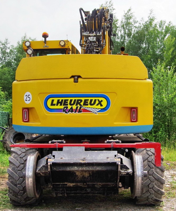 ATLAS 1404 KZW (2018-06-06 Vilers-Bretonneux) L'Heureux Rail 2801 (2).jpg (348.4 Kio) Vu 3476 fois ATLAS 1404 KZW (2018-06-06 Vilers-Bretonneux) L'Heureux Rail 2801 (2).jpg