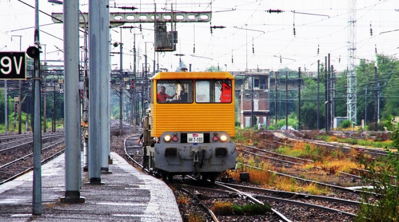 99 87 9 285 203-5 (2018-08-13 gare de Saint Quentin) (4).jpg