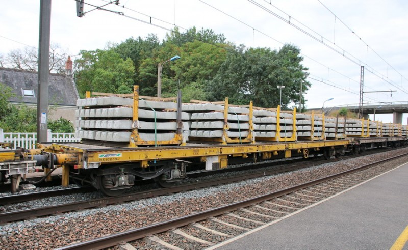 99 87 9 355 520-7 R87 5 (RVB Limeray 21 08 2018) (2).jpg (228.65 Kio) Vu 1667 fois 99 87 9 355 520-7 R87 5 (RVB Limeray 21 08 2018) (2).jpg