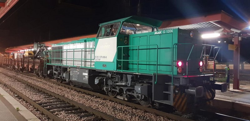 G 1206 BB 100 1144 (2018-08-28 gare de Chambéry) (2).jpg (127.18 Kio) Vu 5254 fois G 1206 BB 100 1144 (2018-08-28 gare de Chambéry) (2).jpg