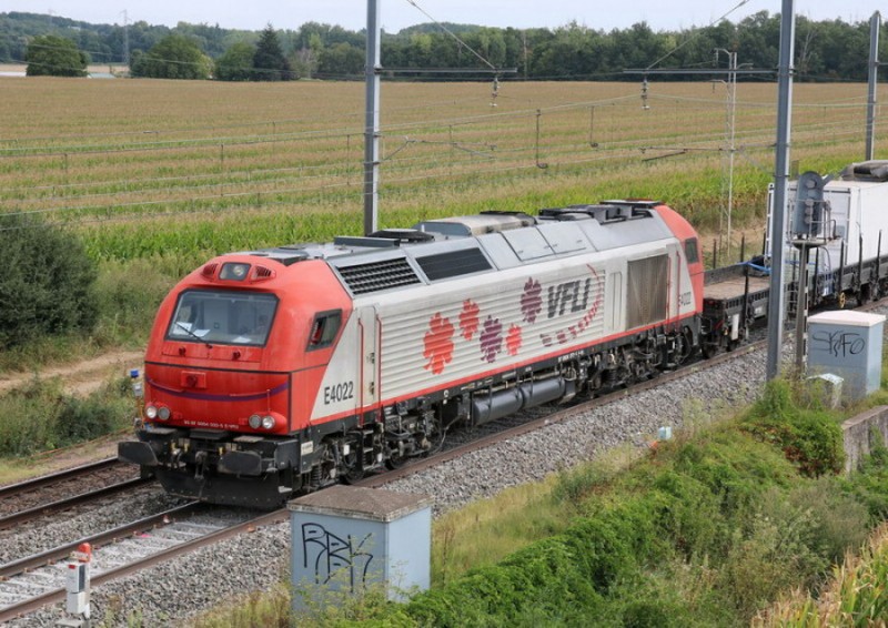 E 4022.jpg (218.9 Kio) Vu 4809 fois E 4022.jpg