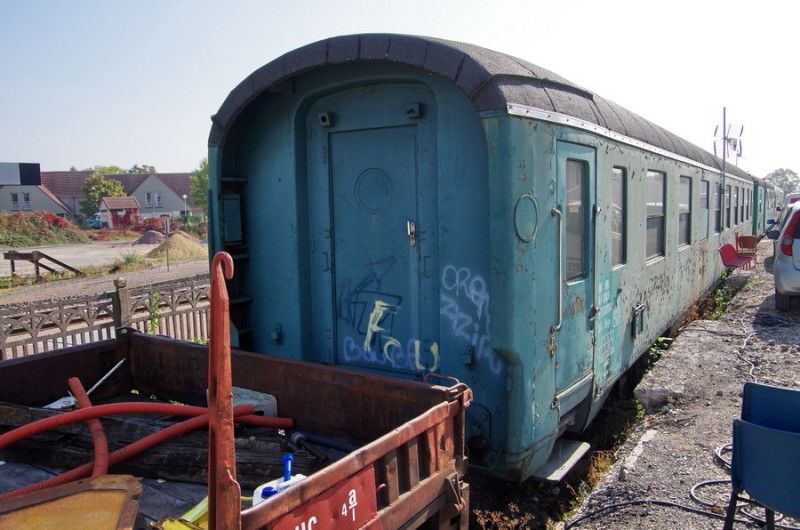 80 87 979 3 011-8 Uas H55 0 SNCF-MN (2018-10-10 gare de Guignicourt) (4).jpg