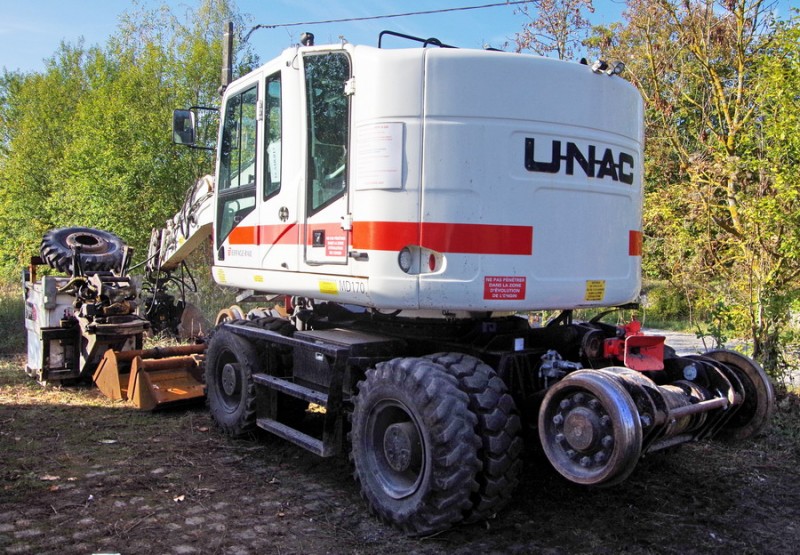 UNAC 22 TRR (2018-10-16 gare de La Fére) Eiffage MD 170 (4).jpg