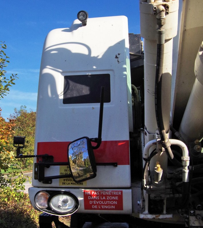 UNAC 22 TRR (2018-10-16 gare de La Fére) Eiffage MD 170 (17).jpg