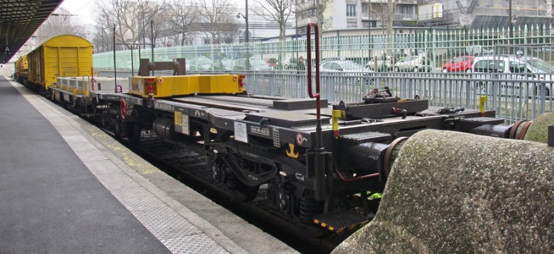 Grue Kirow (2015-03-21 gare de Paris Est) (1).jpg (164.61 Kio) Vu 8153 fois Grue Kirow (2015-03-21 gare de Paris Est) (1).jpg