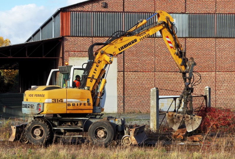 Liebherr 314 (2018-11-13 Nesle) (2).jpg (283 Kio) Vu 5376 fois Liebherr 314 (2018-11-13 Nesle) (2).jpg