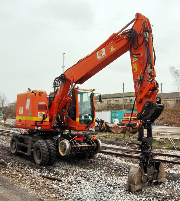 UNAC 22 TRR (2018-12-07 Longueau) Colas Rail D100 2515 (1).jpg