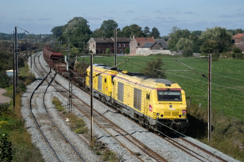 75095 (2018-09-11 Bruille-les-Marchiennes) train n°66103 + 75085 Lille-D Tergnier.jpg