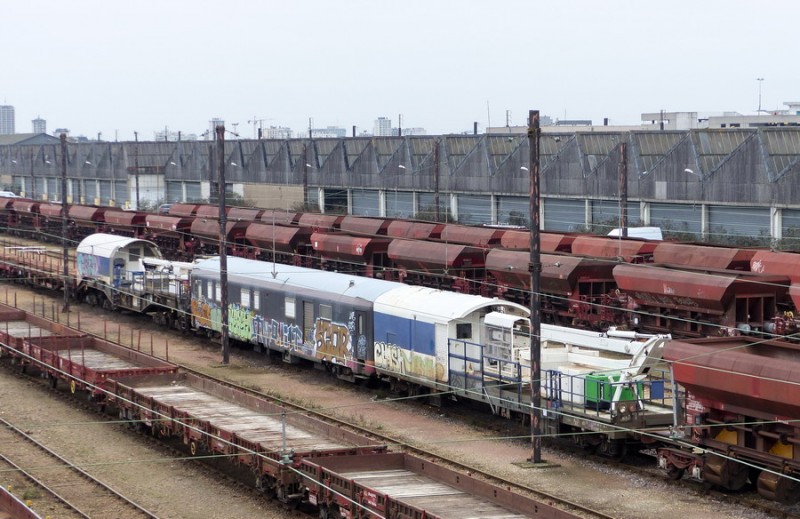 80 87 979 9 304-1 Uas W42 2 F SNCF-RO (2019-01-01 SPDC) PF 5 (1).jpg (214.33 Kio) Vu 6858 fois 80 87 979 9 304-1 Uas W42 2 F SNCF-RO (2019-01-01 SPDC) PF 5 (1).jpg