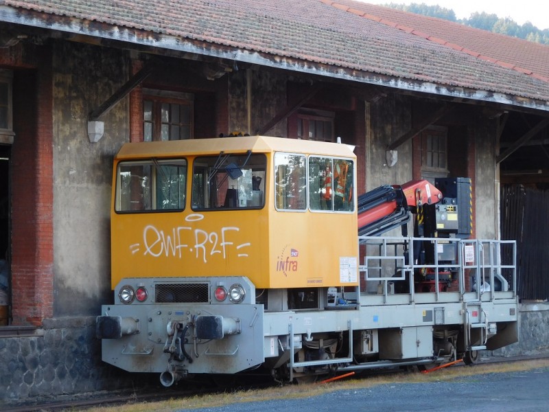 DU 84 P - 99 87 9 285 241-5 - SNCF CF à Langeac (2).jpg