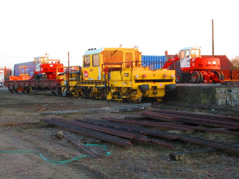 99 87 9 228 019-5 EMV 93 LM (2019-02-25 gare de Reignac) (2).jpg (188.49 Kio) Vu 4207 fois 99 87 9 228 019-5 EMV 93 LM (2019-02-25 gare de Reignac) (2).jpg