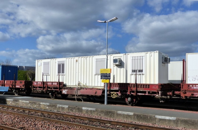 40 87 959 4 104-1 Us K55 2 F-SNCFR (2019-03-11 gare de Joué-les-Tours) (4).jpg