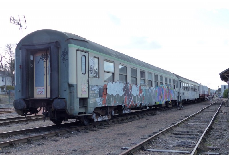 80 87 979 0 650-6 Uas H55 0 F-SNCFR (2019-03-11 gare de Joué-les-Tours) (17).jpg