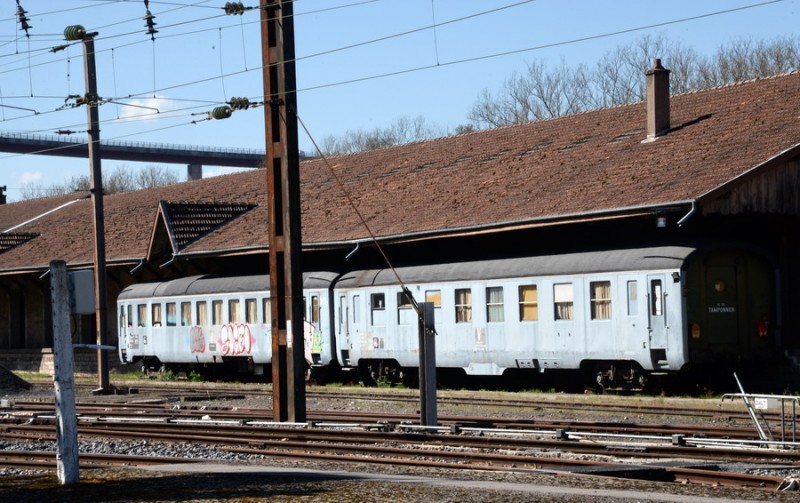 80 87 974 0 733-1 Uas H55 0 SNCF-MN (2019-03-29 Longny) + 974 0 731-5 à droite.jpg (211.63 Kio) Vu 2592 fois 80 87 974 0 733-1 Uas H55 0 SNCF-MN (2019-03-29 Longny) + 974 0 731-5 à droite.jpg