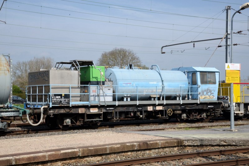 80 87 979 8 816-5 Uas W85 6 F-SNCFR (2019-04-06 Armagne Lucquy).jpg (184.4 Kio) Vu 7684 fois 80 87 979 8 816-5 Uas W85 6 F-SNCFR (2019-04-06 Armagne Lucquy).jpg