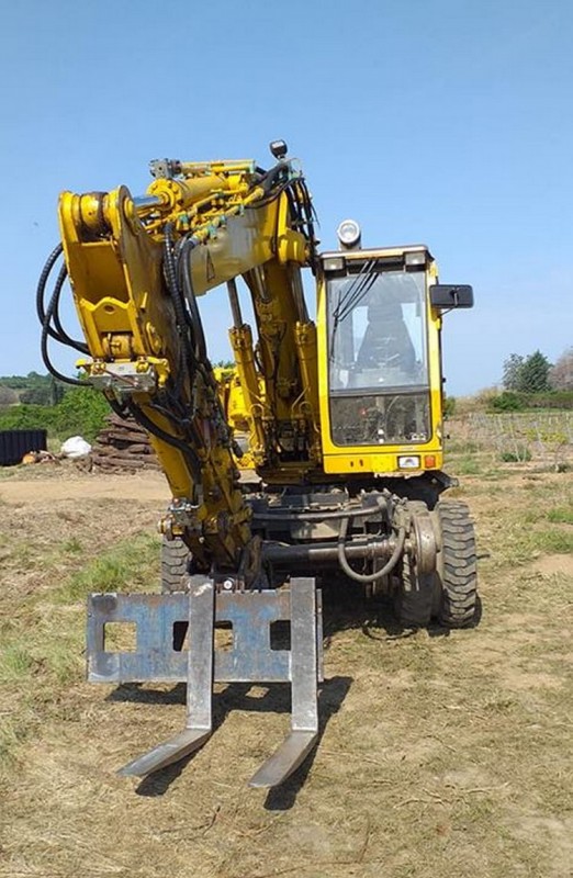 Liebherr A900ZW (2019-04-20 Uzes) vers Pont du Gard (2).jpg (242.15 Kio) Vu 2724 fois Liebherr A900ZW (2019-04-20 Uzes) vers Pont du Gard (2).jpg