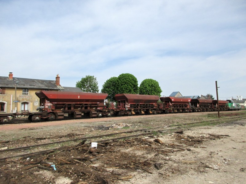 (41) demie rame TTX ballast BB 469409 INFRA Dijon Perrigny + 5 trémies Uas.jpg (217.83 Kio) Vu 11872 fois (41) demie rame TTX ballast BB 469409 INFRA Dijon Perrigny + 5 trémies Uas.jpg