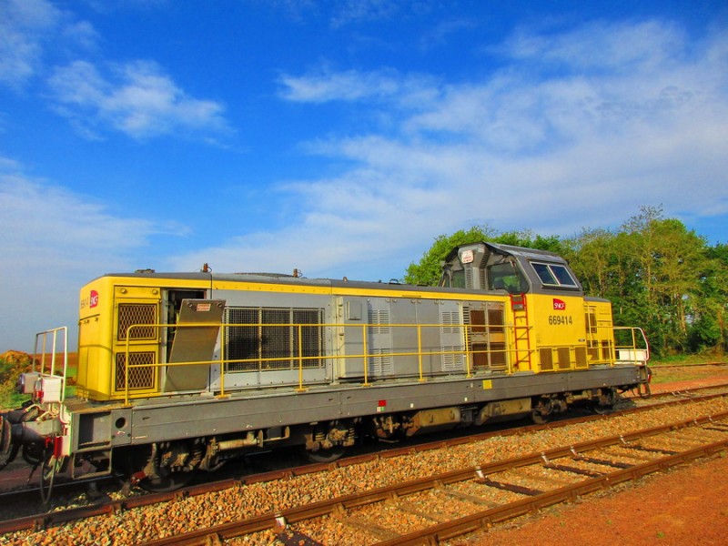 (77) BB 669414 Chalindrey.jpg (232.25 Kio) Vu 7810 fois (77) BB 669414 Chalindrey.jpg