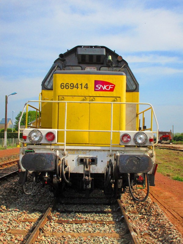 (75) BB 669414 Chalindrey.jpg (282.67 Kio) Vu 7810 fois (75) BB 669414 Chalindrey.jpg