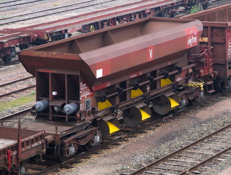 80 87 977 8 904-3 Uas D12 6 F-SNCFR (2019-05-01 Tergnier) (4).jpg