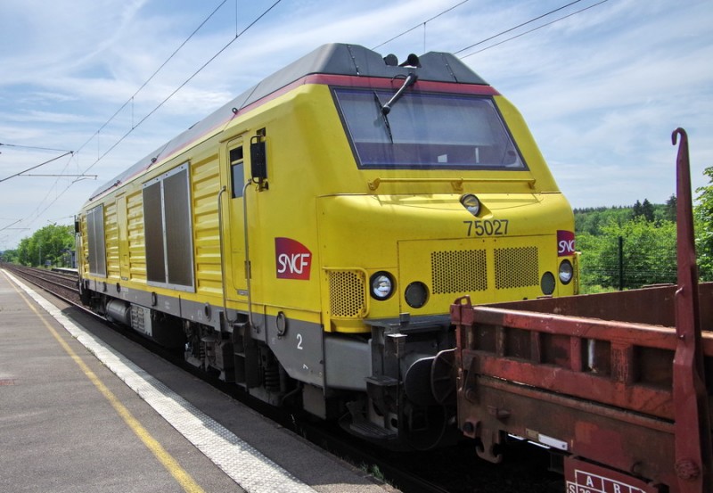 75027 (2019-05-24 gare de Mennessis) (2).jpg