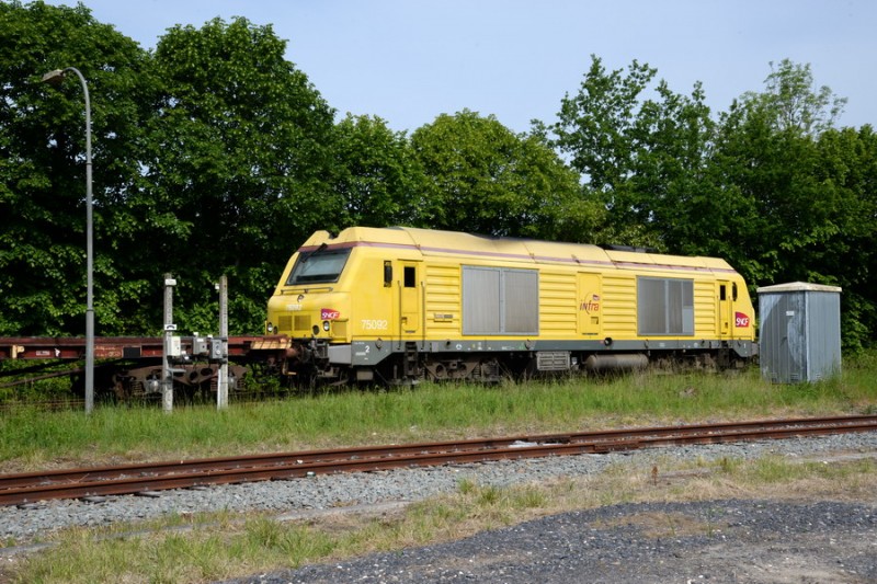 75092 (2019-05-23 gare de Conchi-le-Temple) 62031 de Lngueau (2).jpg (260.64 Kio) Vu 14341 fois 75092 (2019-05-23 gare de Conchi-le-Temple) 62031 de Lngueau (2).jpg
