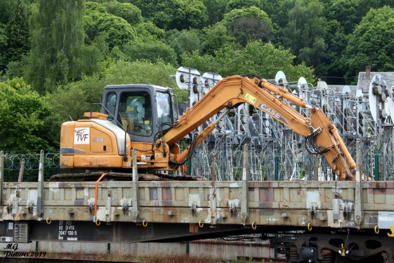 CASE CX80 (2019-06-15 Saint-Sulpice-Laurière) TVF.jpg