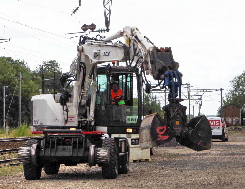 ACX23RR (2019-07-30 Poix de Picardie) Felcourt Rail D28 (5).jpg