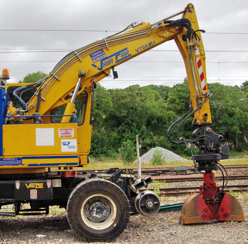 VaiaCar V704FR+ (2019-07-30 gare de Poix de Picardie) 0713V7033 GCF (13).jpg