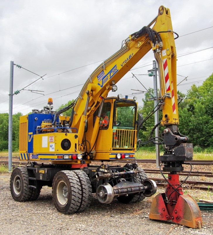 VaiaCar V704FR+ (2019-07-30 gare de Poix de Picardie) 0713V7033 GCF (18).jpg