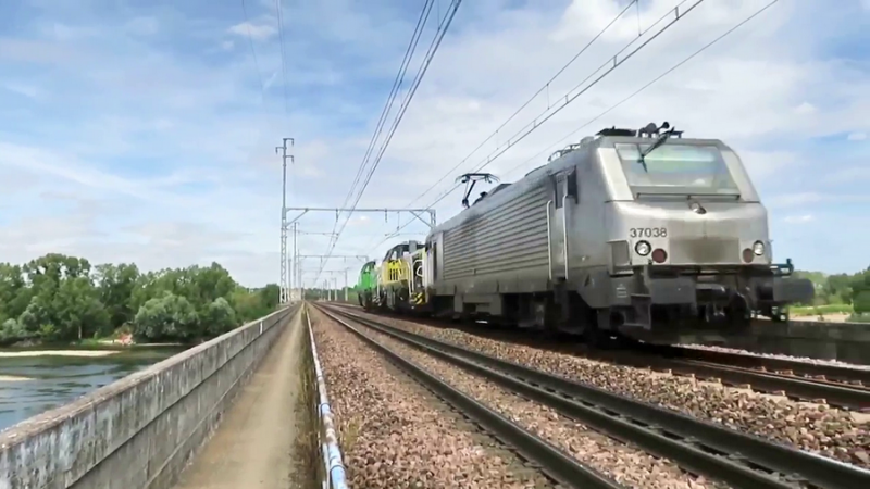 DE 18 5502268 (2019-08-05 Pont de Montlouis) + 37038 + DE 18 (1).png (665.28 Kio) Vu 4717 fois DE 18 5502268 (2019-08-05 Pont de Montlouis) + 37038 + DE 18 (1).png