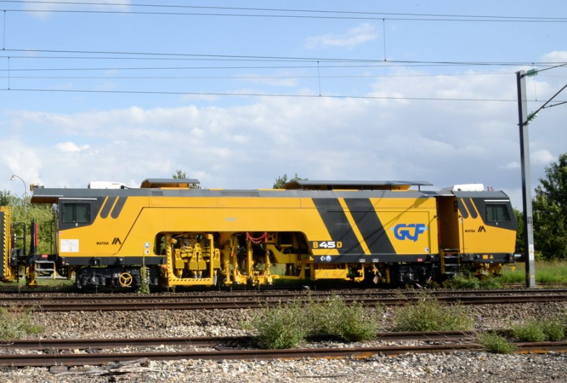 99 87 9 122 537-3 B45D (2019-08-07 gare de Saleux) Matisa n°4539 GCF (3).JPG (188.96 Kio) Vu 5631 fois 99 87 9 122 537-3 B45D (2019-08-07 gare de Saleux) Matisa n°4539 GCF (3).JPG