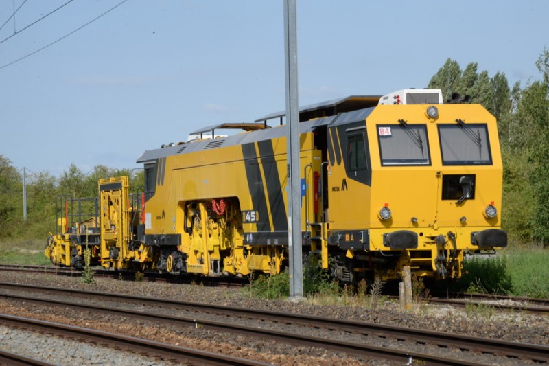 99 87 9 122 537-3 B45D (2019-08-07 gare de Saleux) Matisa n°4539 GCF (1).jpg (177.14 Kio) Vu 5631 fois 99 87 9 122 537-3 B45D (2019-08-07 gare de Saleux) Matisa n°4539 GCF (1).jpg