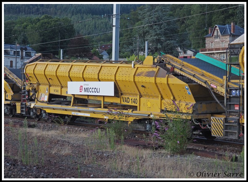 Train de  Dégarnissage à Saint-Sulpice Laurière (2).jpg