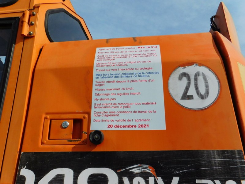 DOOSAN Solar 140WV-RW (2019-08-21 Poix-de-Picardie) Delcourt Rail D3 (4).jpg