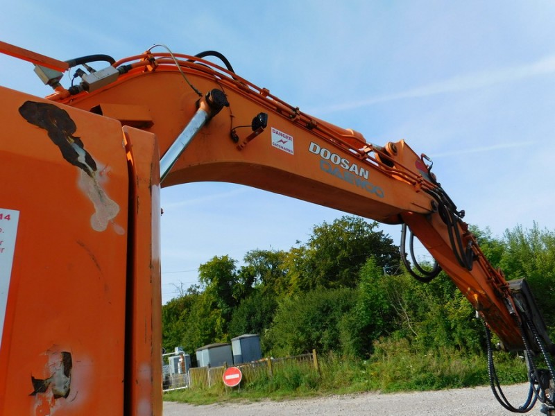DOOSAN Solar 140WV-RW (2019-08-21 Poix-de-Picardie) Delcourt Rail D3 (7).jpg