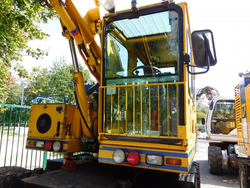 VaiaCar V704FR+ (2019-08-21 PN 7 à Saintes-Segrée) (8).jpg