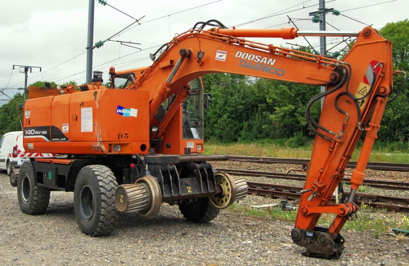 DOOSAN SOLAR 140WV-RW (2019-09-03 Poix de Picardie) Delcourt Rail D3 (10).jpg