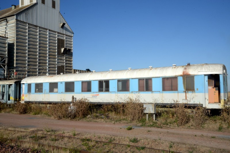 80 87 979 2 121-6 Uas H70 0 SNCF-PRG (2019-09-19 Auneau) ex A8 OCEM PL.jpg