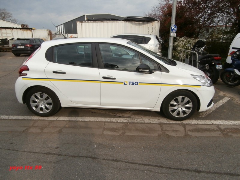 TSO Peugeot 208 ED-891-BY-77 =2.JPG