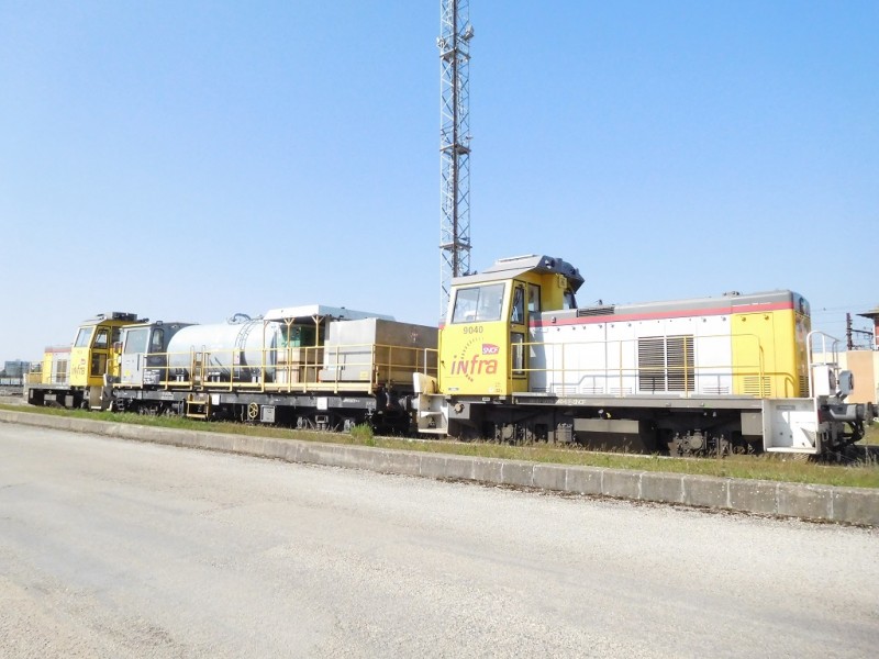 Y 9028 & Y 9040 Infra à Ambérieu 03-04-2021.JPG