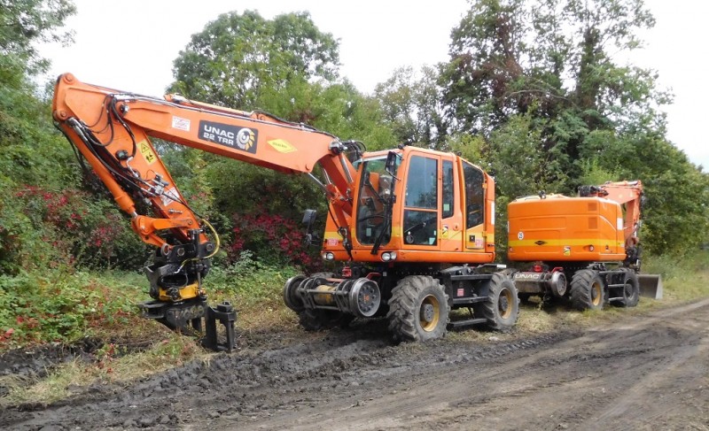 Unac 22 TRR UP2 - EY200118 - Colas Rail (St Jodard 10-2021) Photo 4.JPG