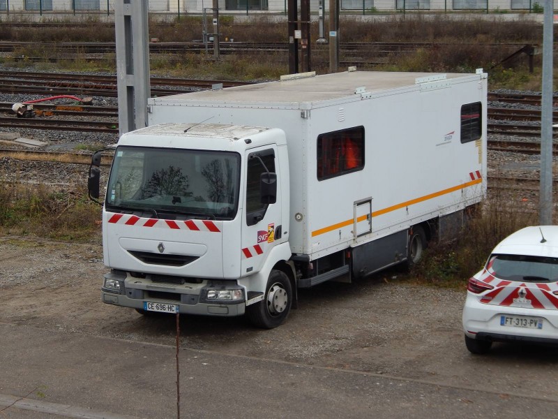 _copie-0_RENAULT 180 - CE 696 HC - SNCF (1).jpg