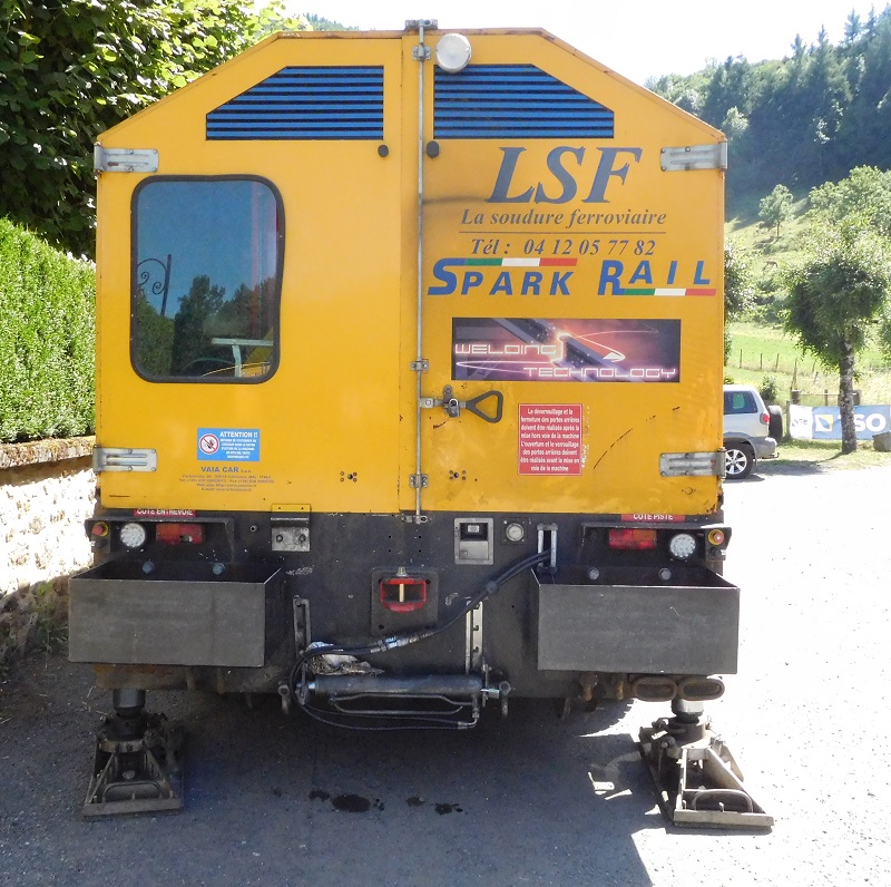 Camion soudure SPARK RAIL - NI - LSF Thiézac 07-2022 (5).JPG