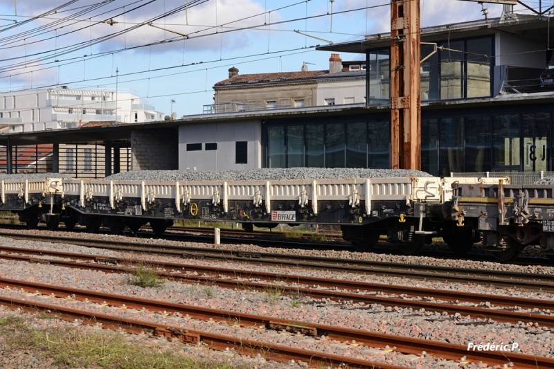 33 87 398 8 054-4 Rens Bordeaux01 221124 F-ERF.JPG